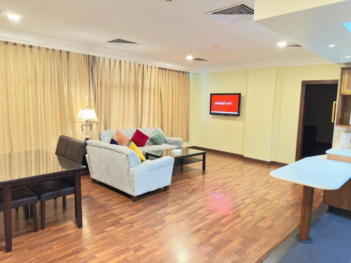 The Palace Suites Al Khobar Exterior photo