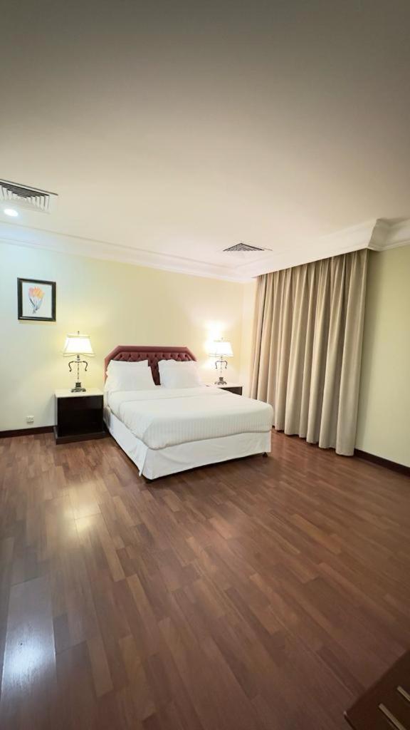 The Palace Suites Al Khobar Exterior photo