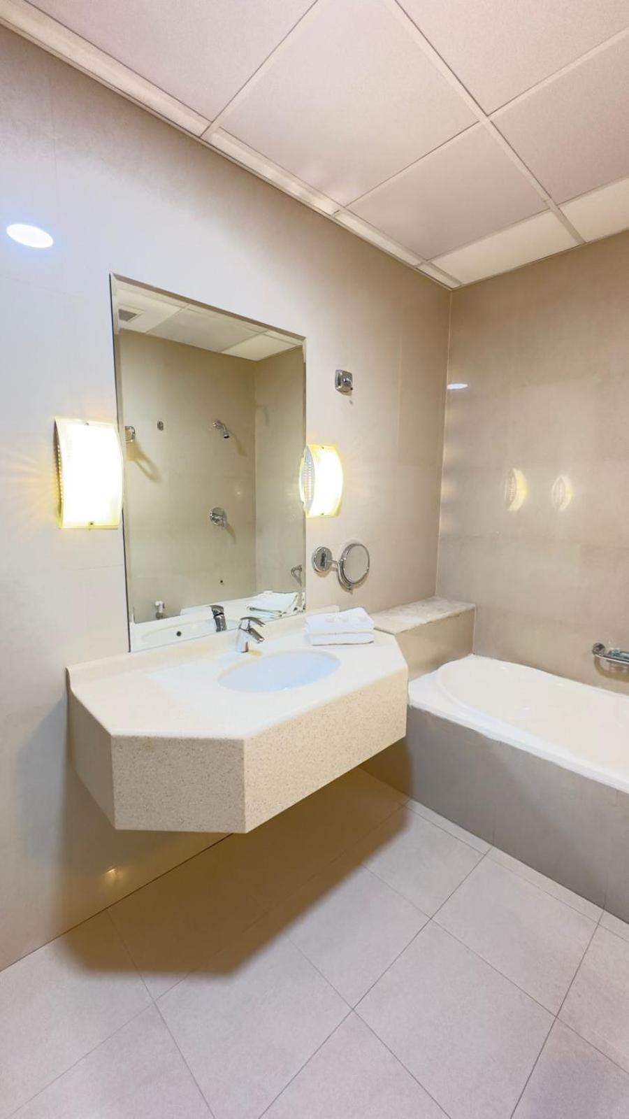 The Palace Suites Al Khobar Exterior photo